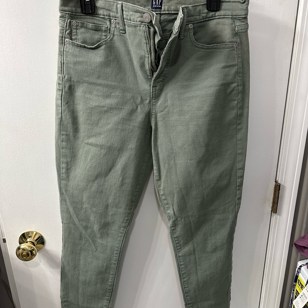 GAP Green Skinny Jeans with Slim Fit - gently used